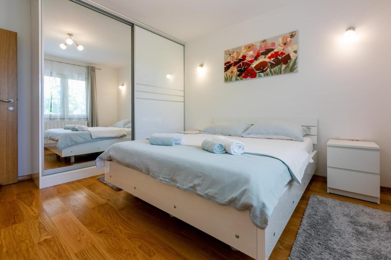 Apartment Olive Selce Exterior photo