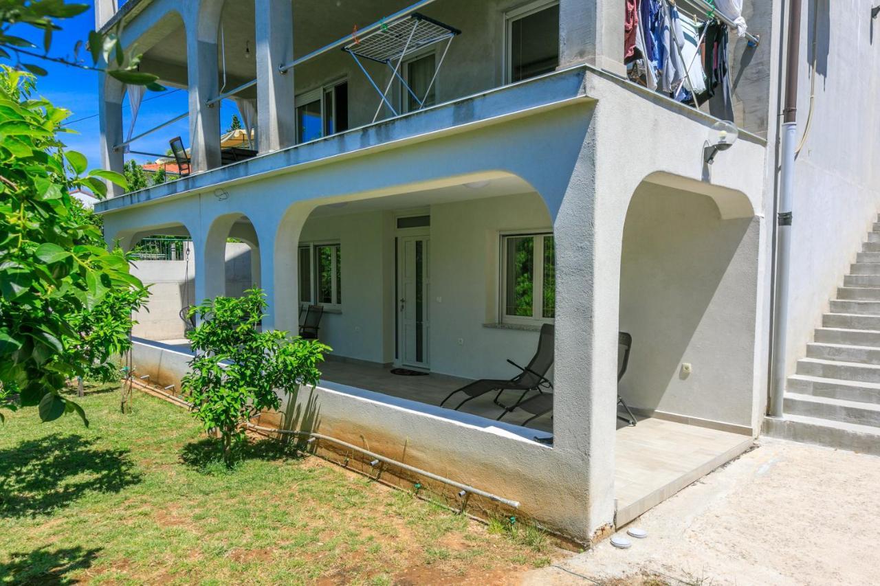 Apartment Olive Selce Exterior photo